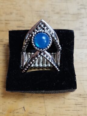 Axial Angle in Blue Ring-Glassy Mykonos Blue Bead-Silver-Stretch-Size 6-7